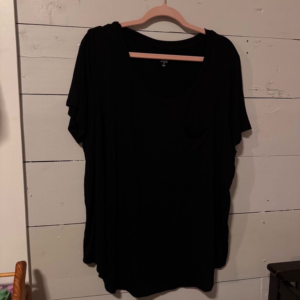 Market & Spruce Elegant Black Tee
